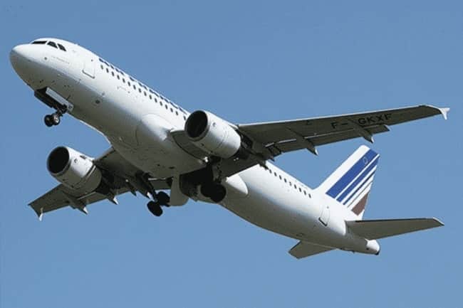 VTC entre Saint-Tropez et aéroport de toulon Taxi Saint-Tropez - transfert vers aéroport de Toulon haut-de-gamme