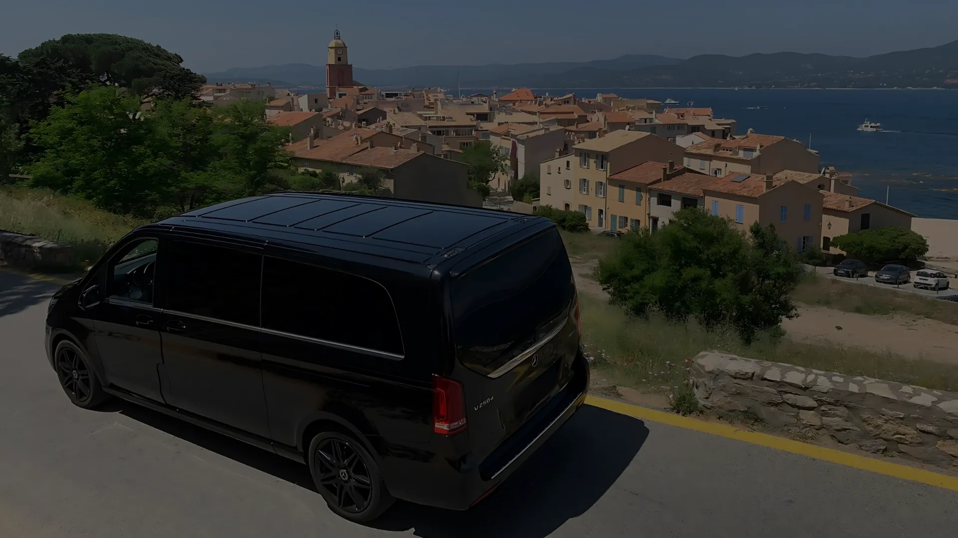 vehicule vtc devant saint tropez